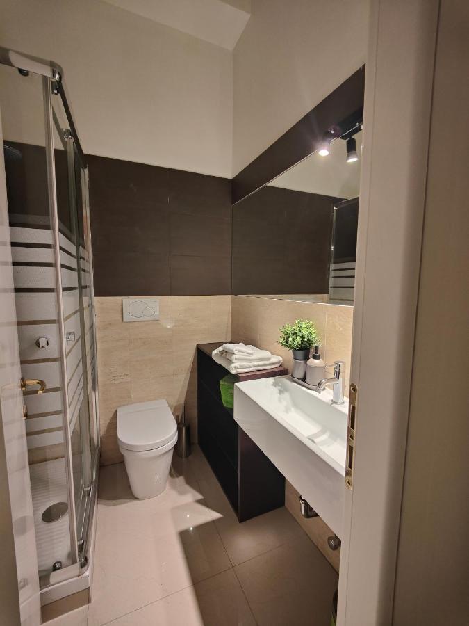 Designed Pop Apartment 2 Bedrooms, 2 Baths In Milan Center - Wifi, Ac, Steps From Subway M1 And M2, Central Station And Airport Connected מראה חיצוני תמונה